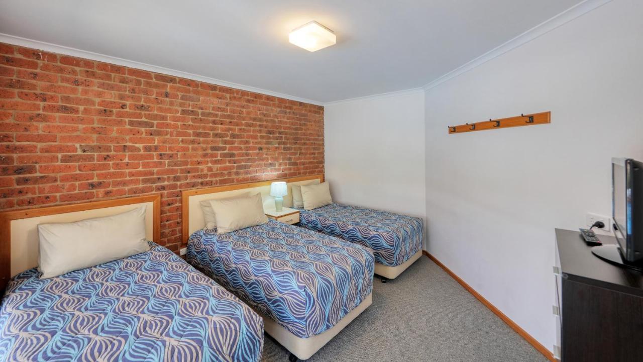 Tooleybuc Club Motor Inn Dış mekan fotoğraf